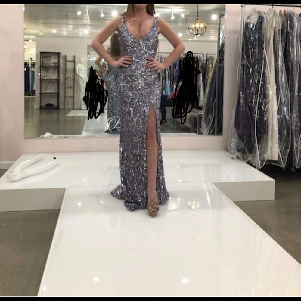 🎉HP🎉 MacDuggal size 2 purple gown